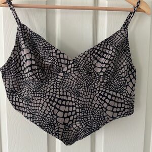 Size large Cropped back tie V-shaped crop top